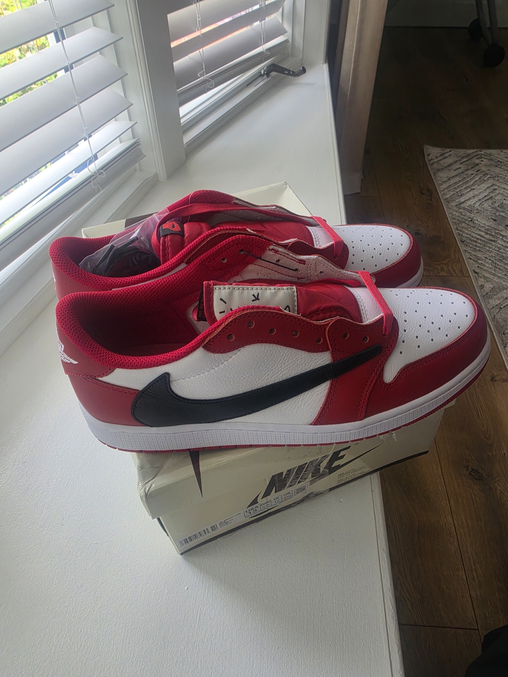 Travis Scoot x Nike Low-Top Sneakers in Red, White & Black - Picture 2 of 7